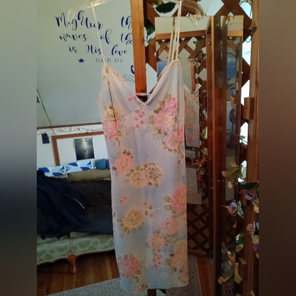 Rue21 Dresses & Skirts - Rue 21 Summer Midi Dress Light Blue & Pink Flowers 🌺 V neck